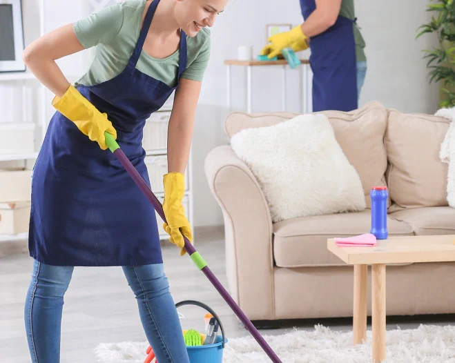 mold inspector shaking hands with client